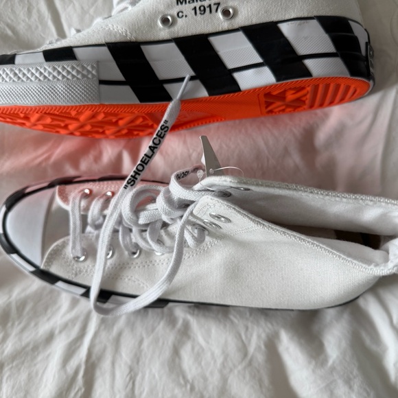 OFF-WHITE x Converse High-Top Sneakers - Men’s 7 / Womens 9 - Picture 6 of 11